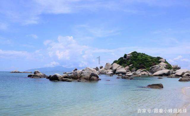 夏季热带海滩逃生